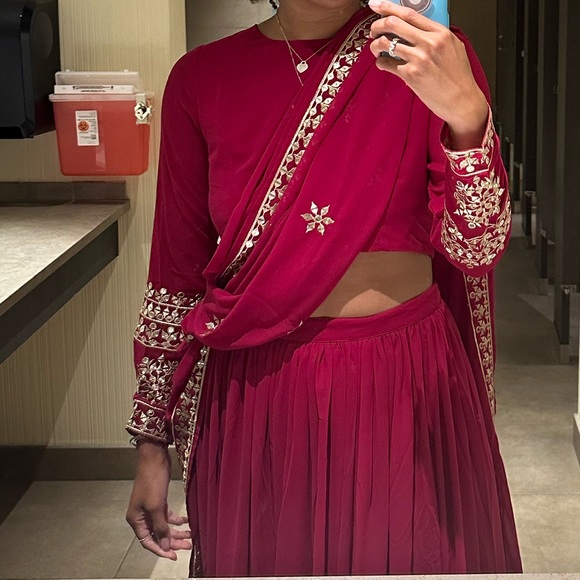 Nesavaali Lehenga Embroidered Long Sleeve Crop Top - Berry, Sz. 8 - Picture 3 of 3